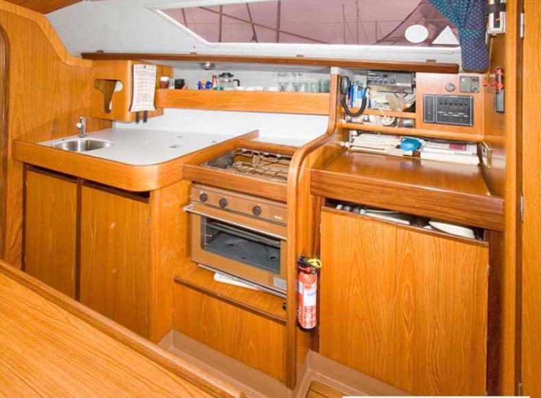 Cosy Sailing Boat Glamping Accommodation On The River In Sandwich Exterior photo