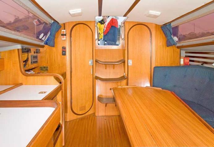 Cosy Sailing Boat Glamping Accommodation On The River In Sandwich Exterior photo